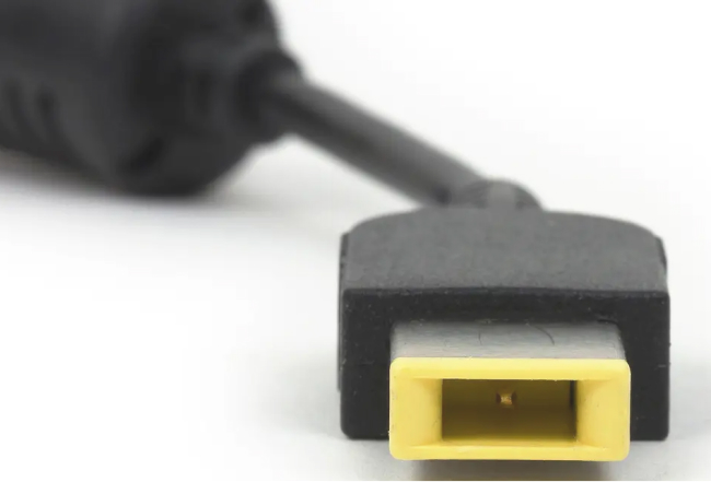 Рекомендації, як продовжити строк служби роз’єму живлення в ноутбуку