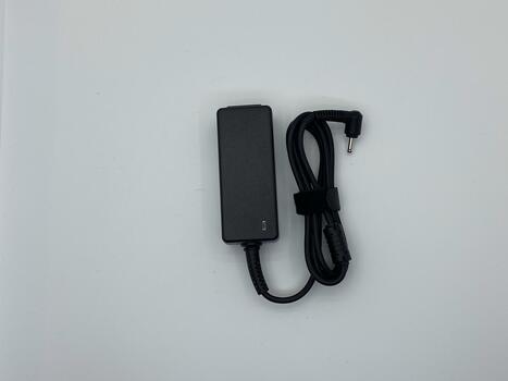 Блок питания для ноутбука Samsung 40W 19V 2.1A 3.0x1.0mm AD-4019W OEM - фото 2
