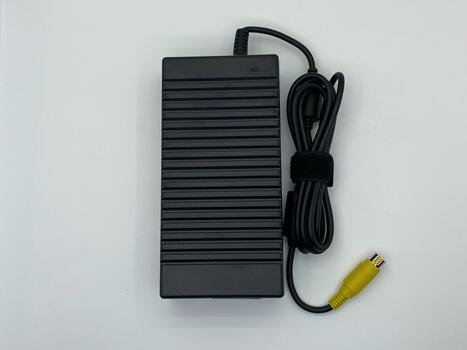 Блок питания для ноутбука Toshiba 180W 19V 9.5A 4 holes round PA-1181-02 - фото 2