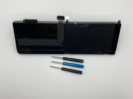 Аккумуляторная батарея для ноутбука Apple A1321 MacBook Pro 15&quot; (2009) 10.95V Black 6600mAh OEM - фото 2