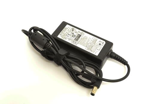 Блок питания для ноутбука Samsung 40W 19V 2.1A 5.5x3.0mm AD-4019R Orig Блок питания для ноутбука Samsung 40W 19V 2.1A 5.5x3.0mm AD-4019R Orig