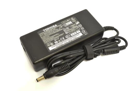 Блок питания для ноутбука Toshiba 90W 19V 4.74A 5.5x2.5mm 0225A2040 OEM - фото 3