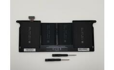 Аккумуляторная батарея для ноутбука Apple A1375 MacBook A1375-2S2P 7.3V Black 5200mAh OEM